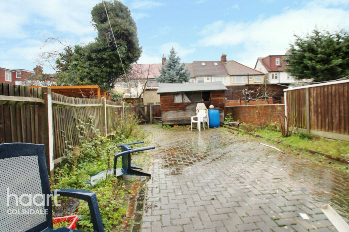 4 bedroom Terraced House West Hendon Broadway, NW9 £500,000 haart