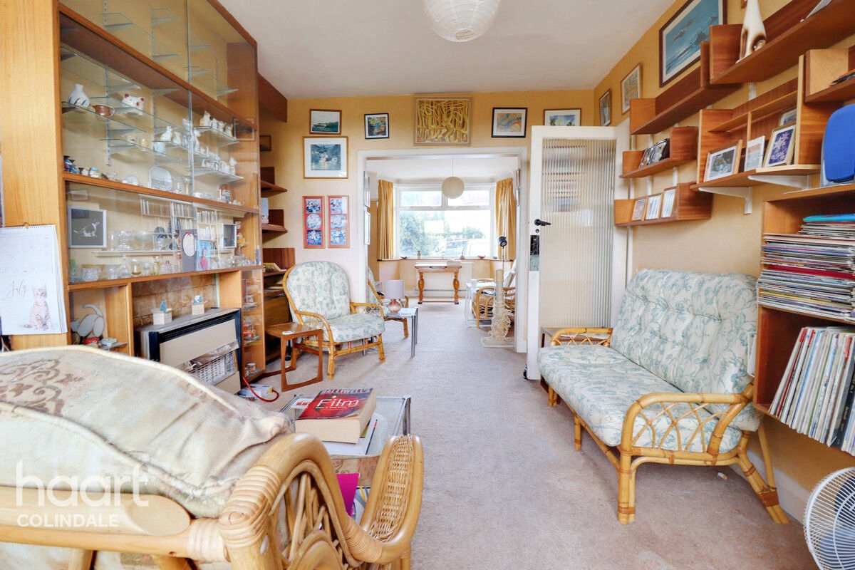 3 bedroom Semidetached house Hillside, Kingsbury, NW9 £550,000 haart