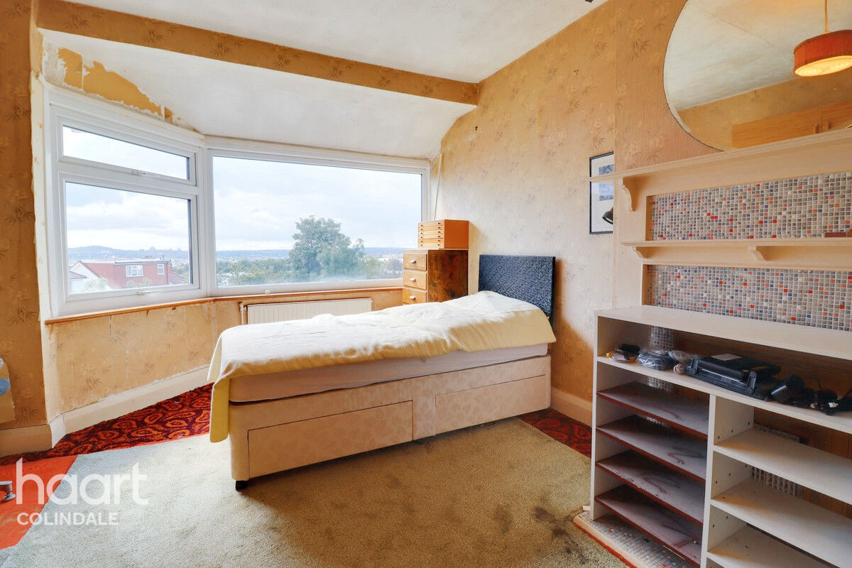 3 bedroom Semidetached house Hillside, Kingsbury, NW9 £550,000 haart