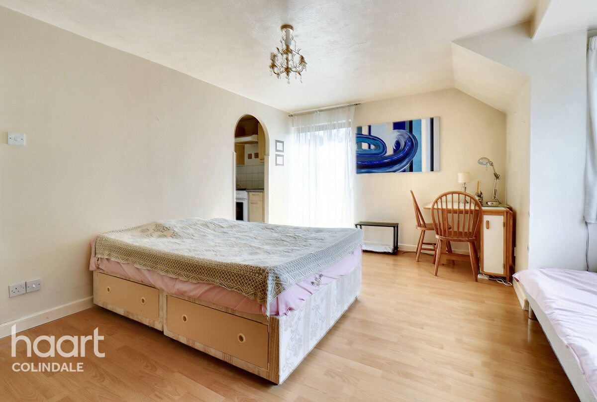 1 bedroom Studio Snowdon Drive, NW9 £185,000 haart