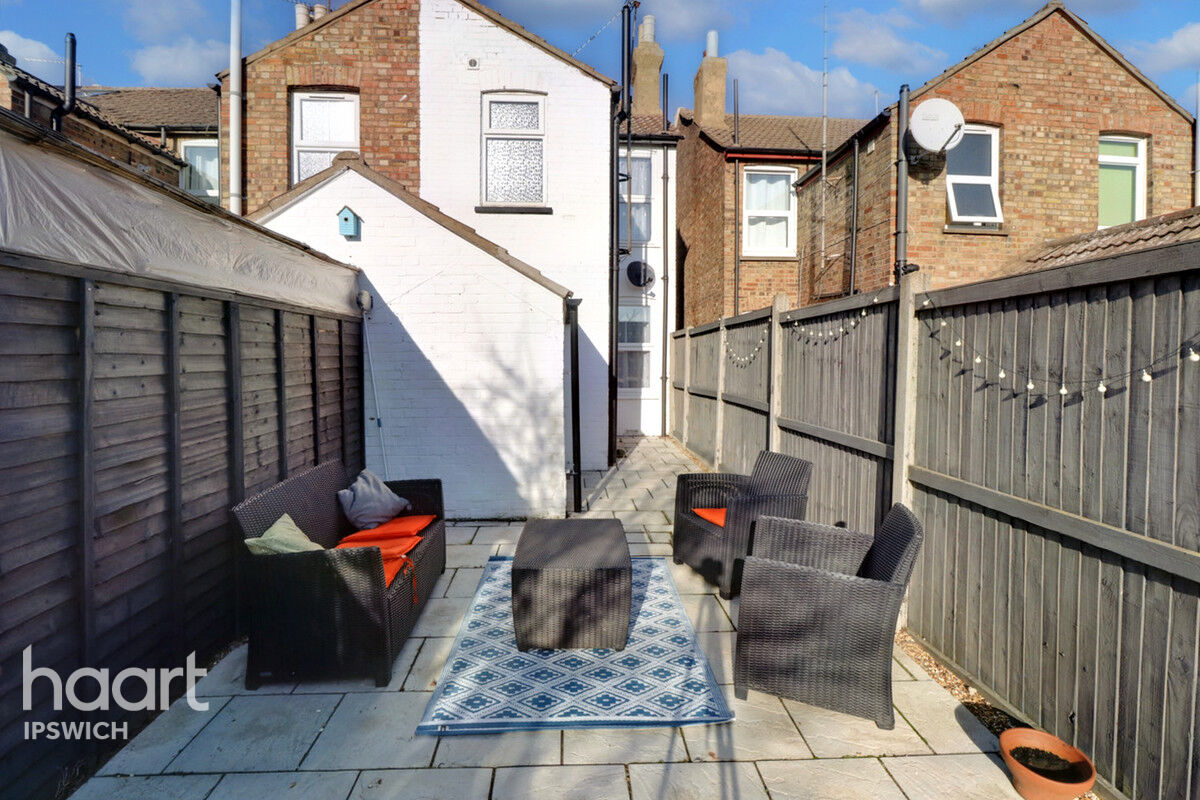 2 bedroom Terraced House Spring Road, Ipswich £170,000 haart