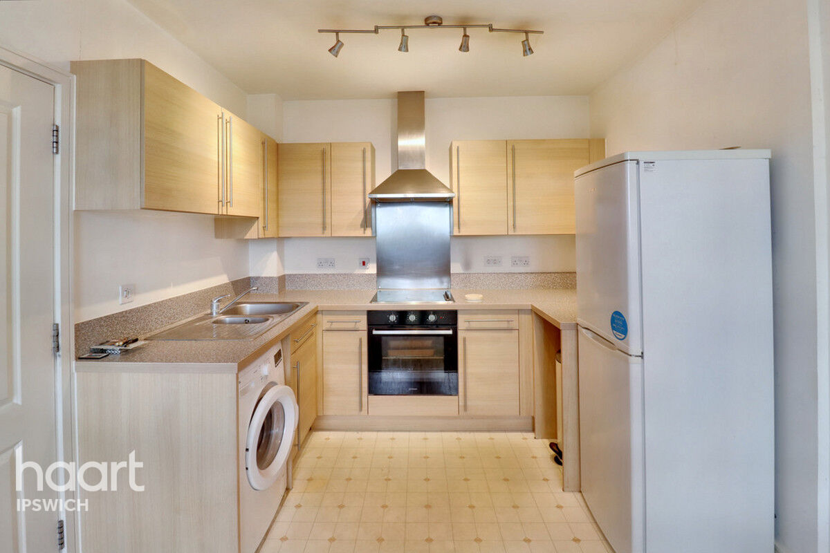 2 bedroom Apartment Yeoman Close, Ipswich £110,000 haart
