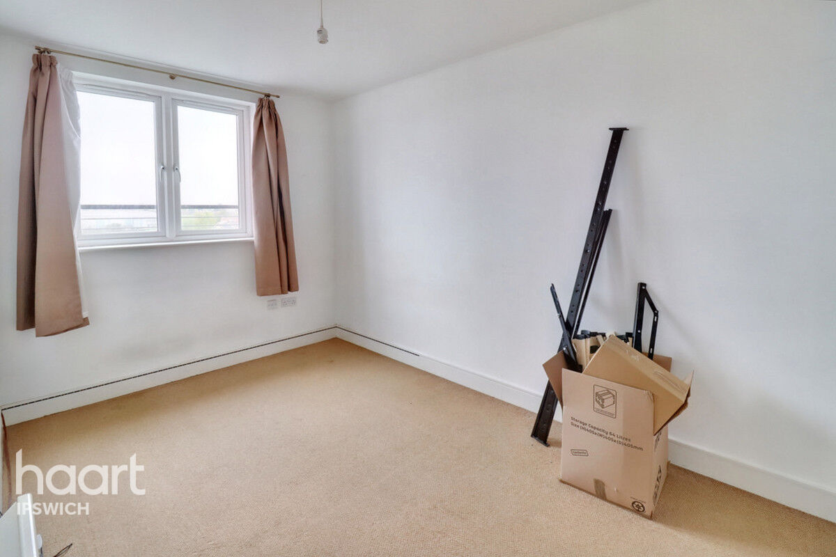2 bedroom Apartment Yeoman Close, Ipswich £110,000 haart