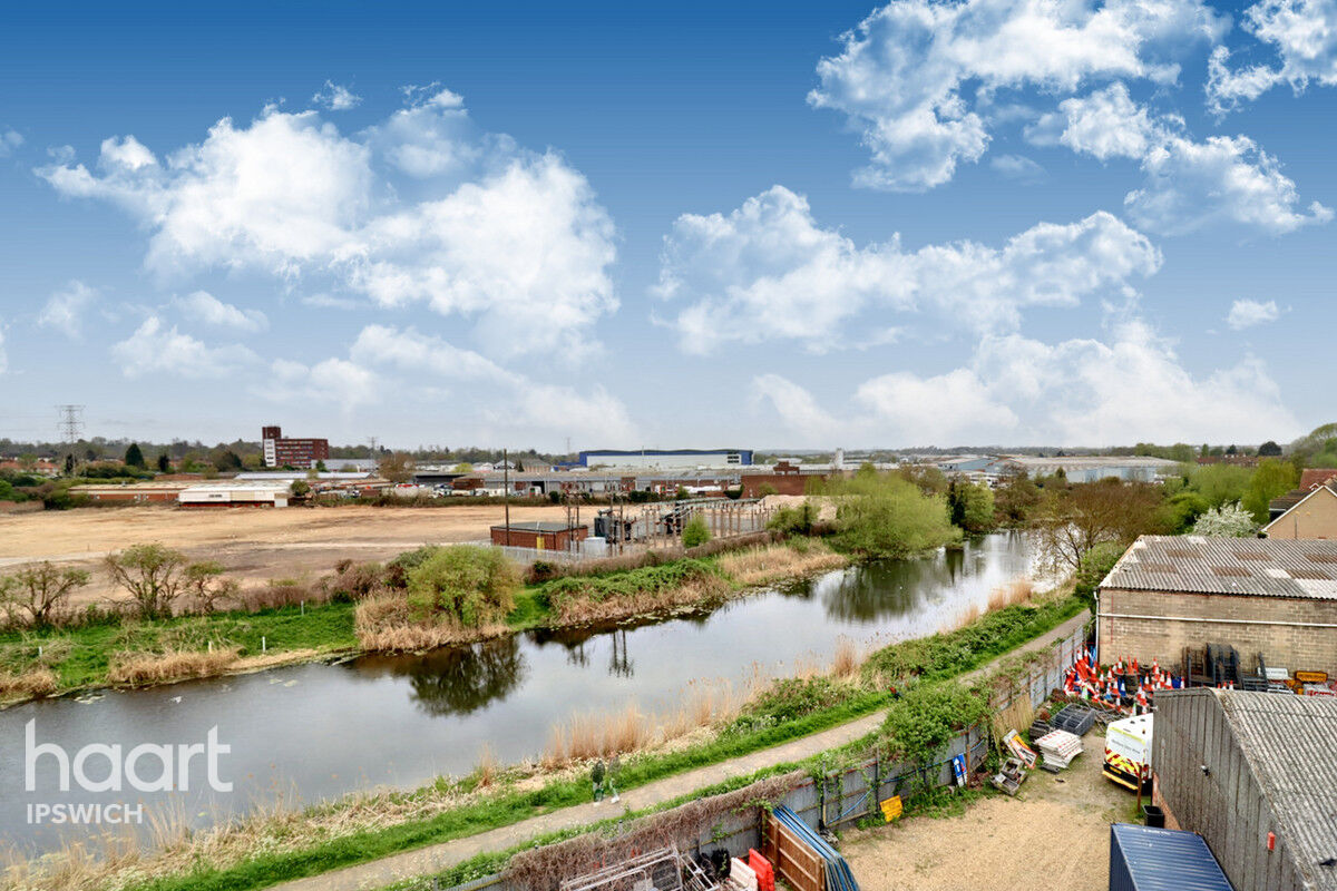 2 bedroom Apartment Yeoman Close, Ipswich £110,000 haart