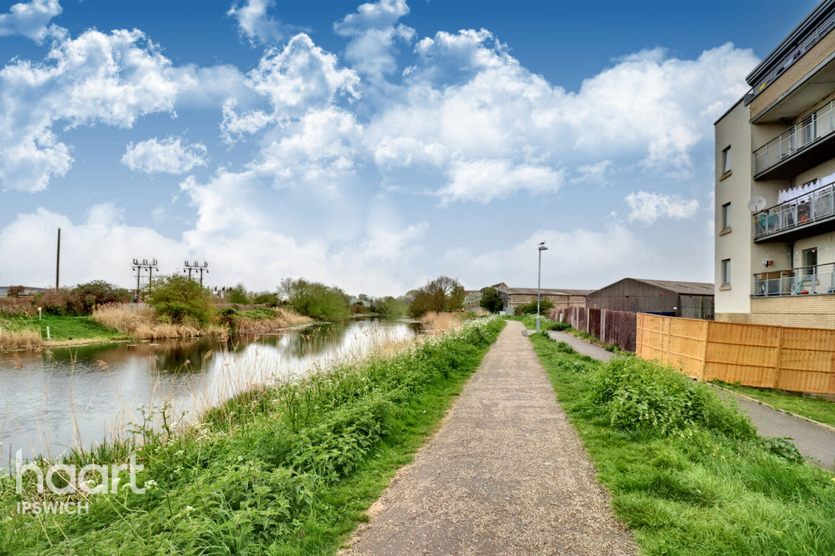 2 bedroom Apartment Yeoman Close, Ipswich £110,000 haart