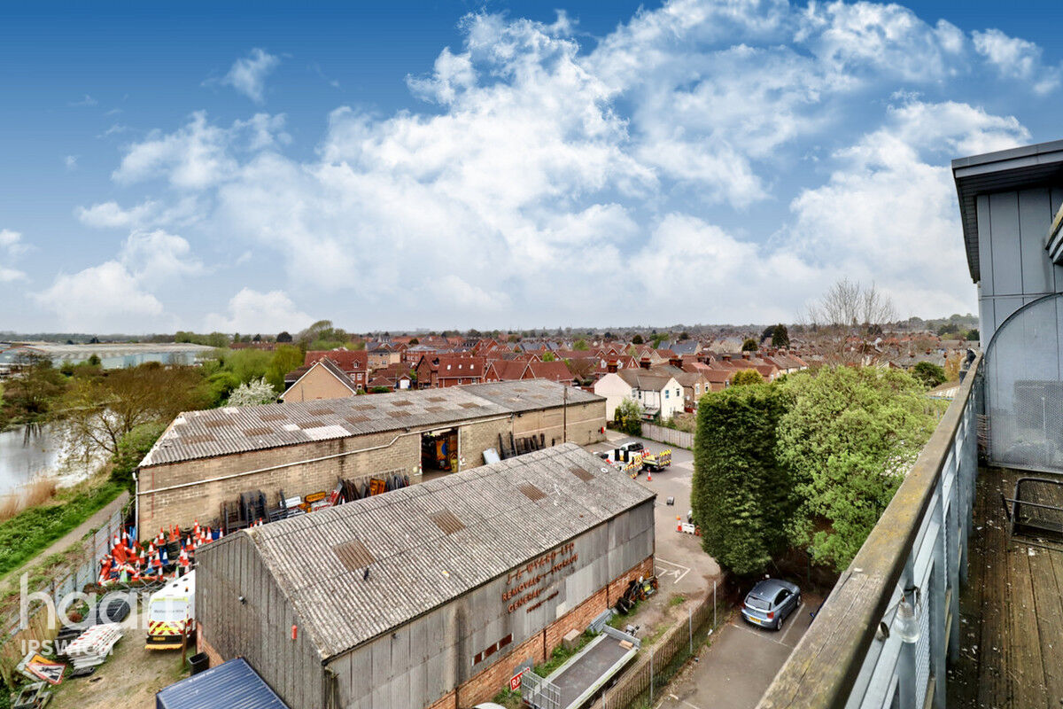 2 bedroom Apartment Yeoman Close, Ipswich £110,000 haart