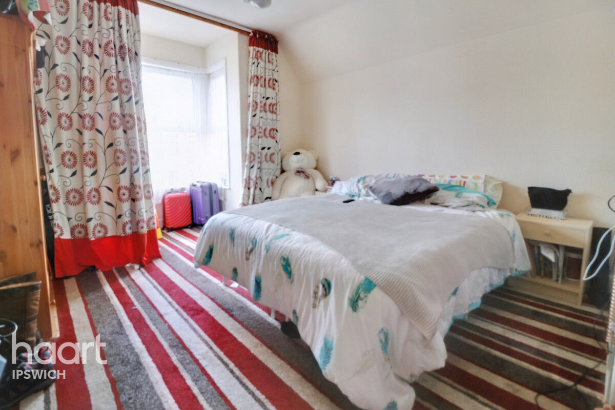 4 bedroom Semidetached house Cauldwell Hall Road, IPSWICH £475,000