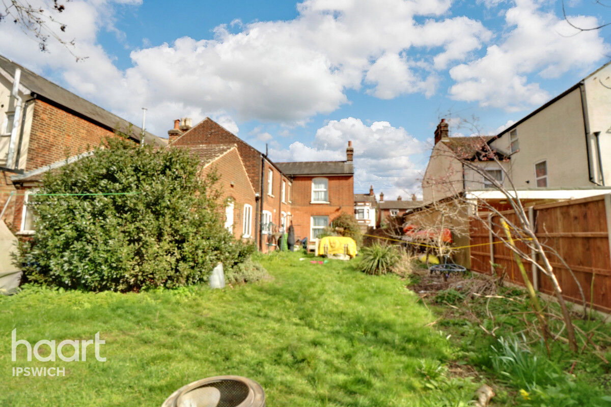 4 bedroom Semidetached house Cauldwell Hall Road, IPSWICH £475,000