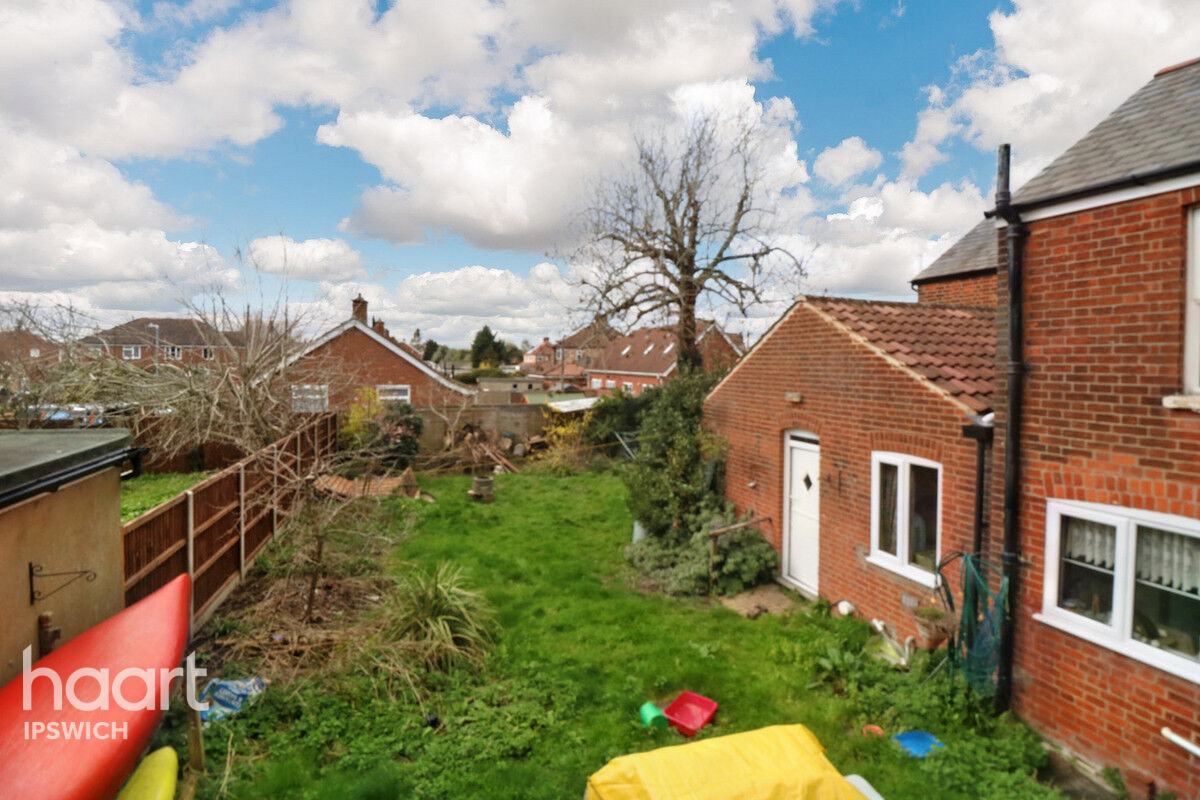 4 bedroom Semidetached house Cauldwell Hall Road, IPSWICH £475,000