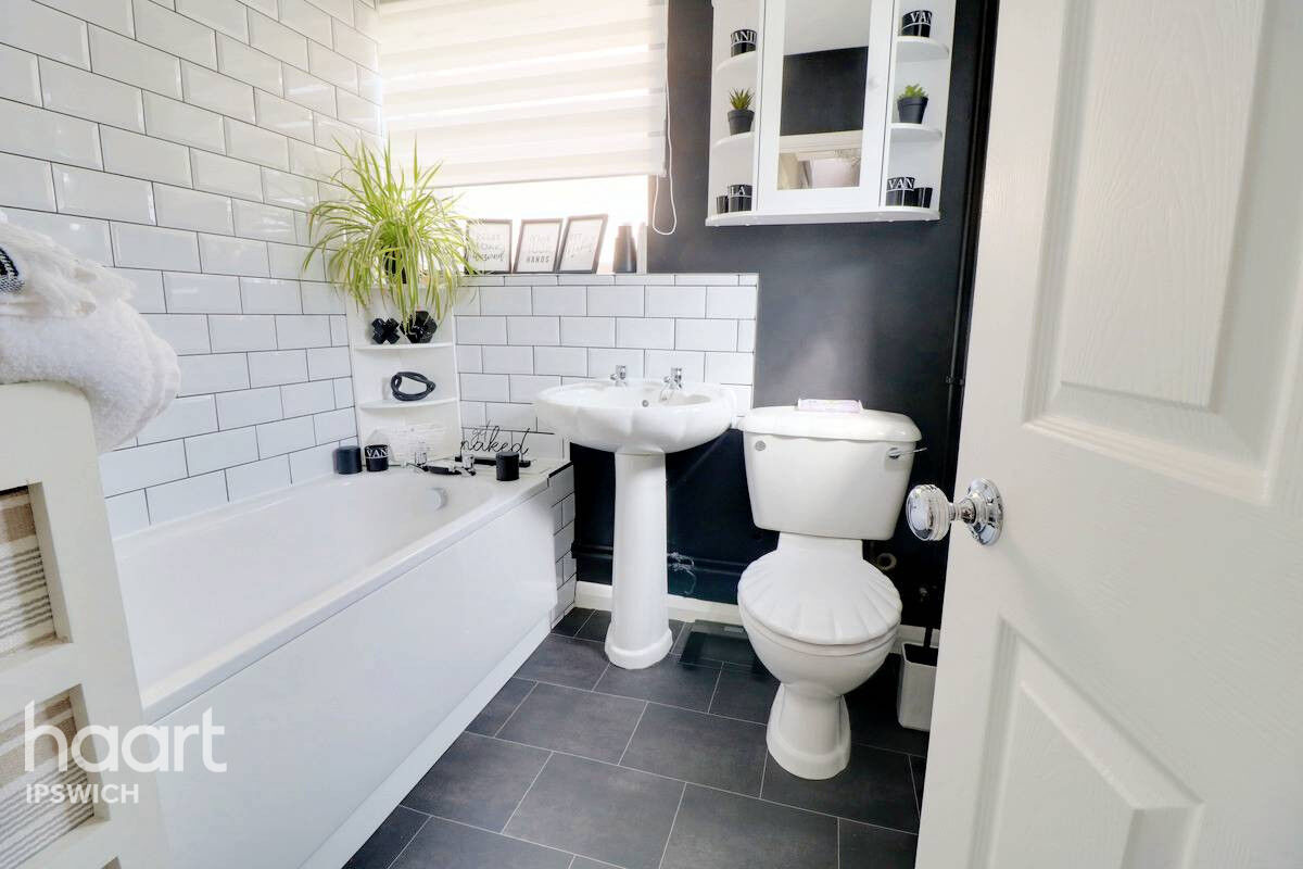 3 bedroom Semidetached house Kipling Road, Ipswich £230,000 haart