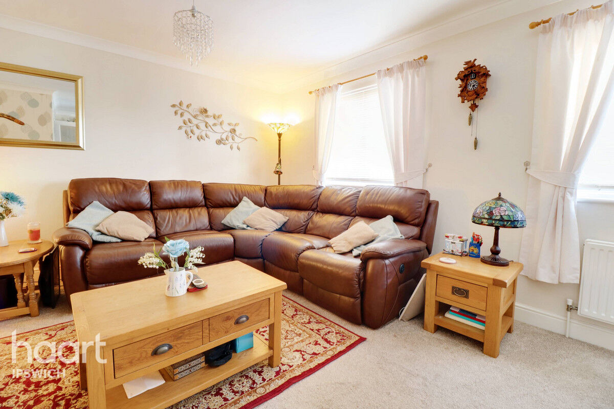 4 bedroom Town House Meadow Crescent, Ipswich £365,000 haart