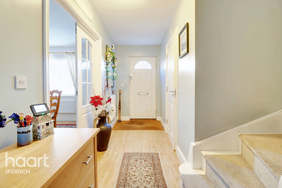 4 bedroom Town House Meadow Crescent, Ipswich £365,000 haart