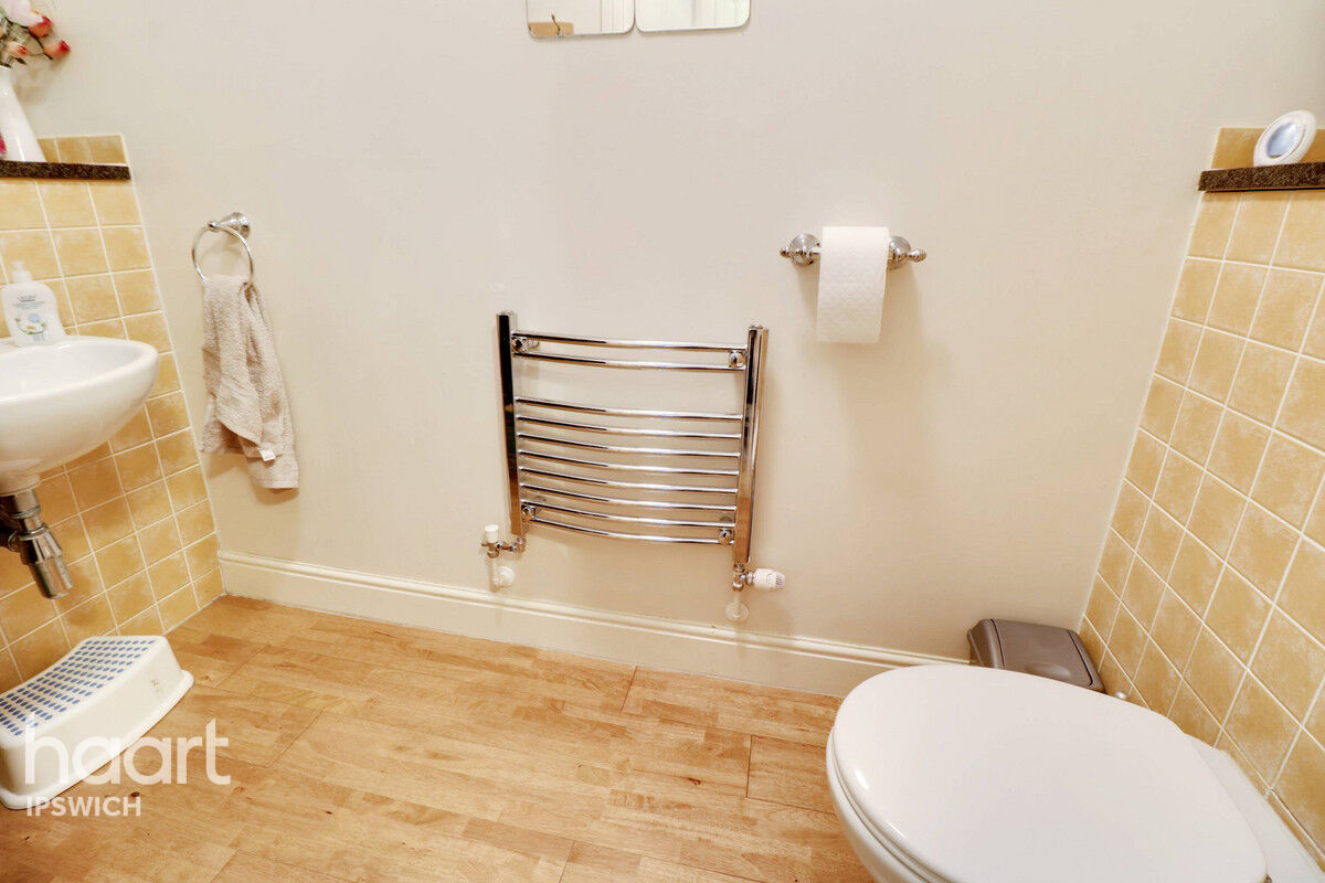 4 bedroom Town House Meadow Crescent, Ipswich £365,000 haart