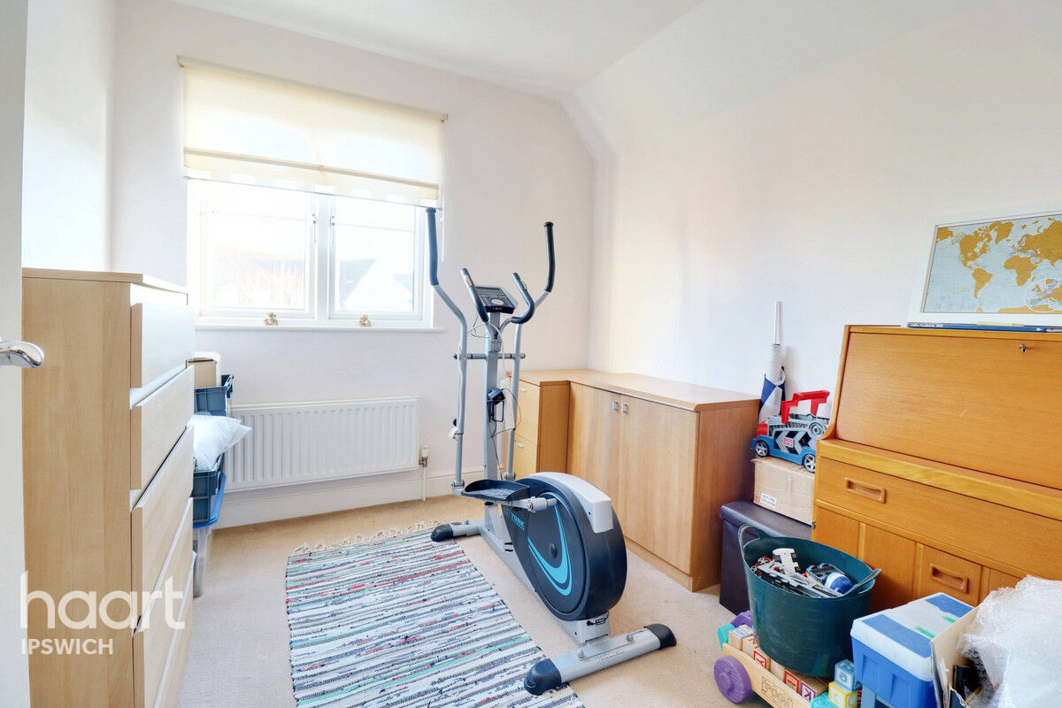 4 bedroom Town House Meadow Crescent, Ipswich £365,000 haart