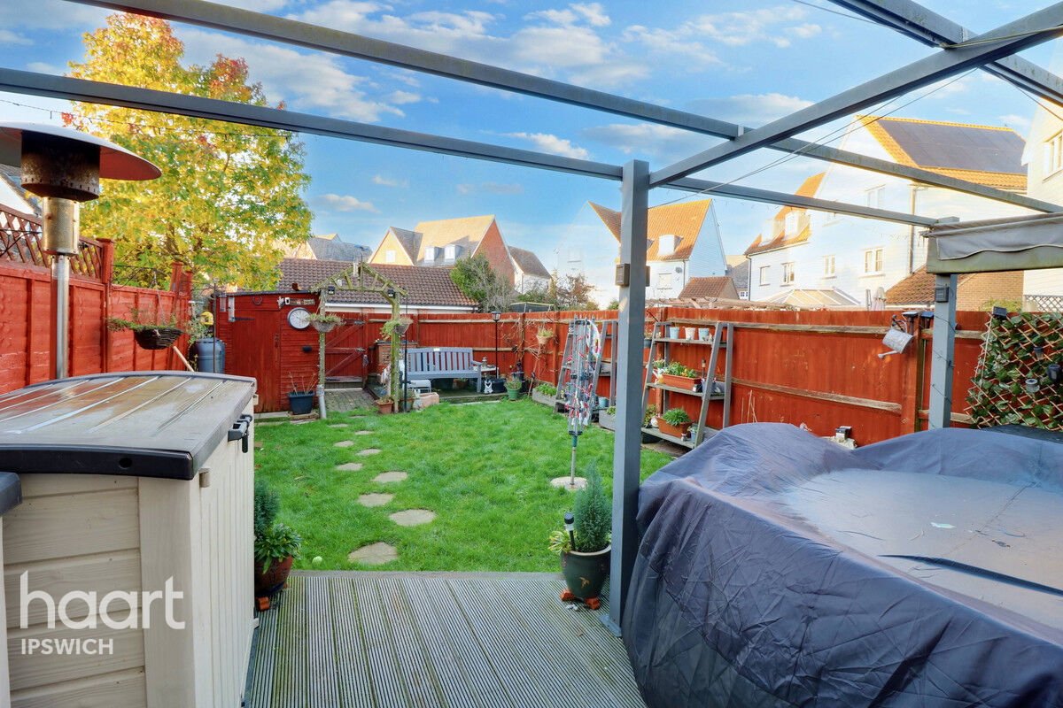 4 bedroom Town House Meadow Crescent, Ipswich £365,000 haart