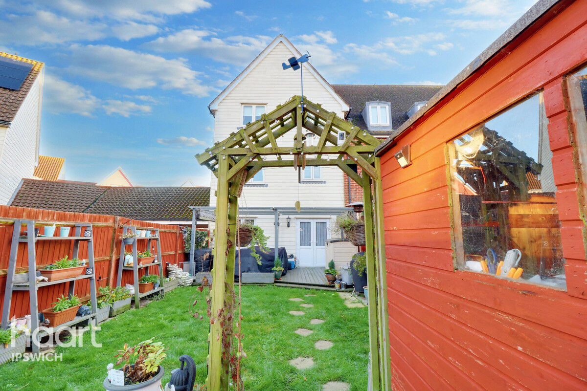 4 bedroom Town House Meadow Crescent, Ipswich £365,000 haart