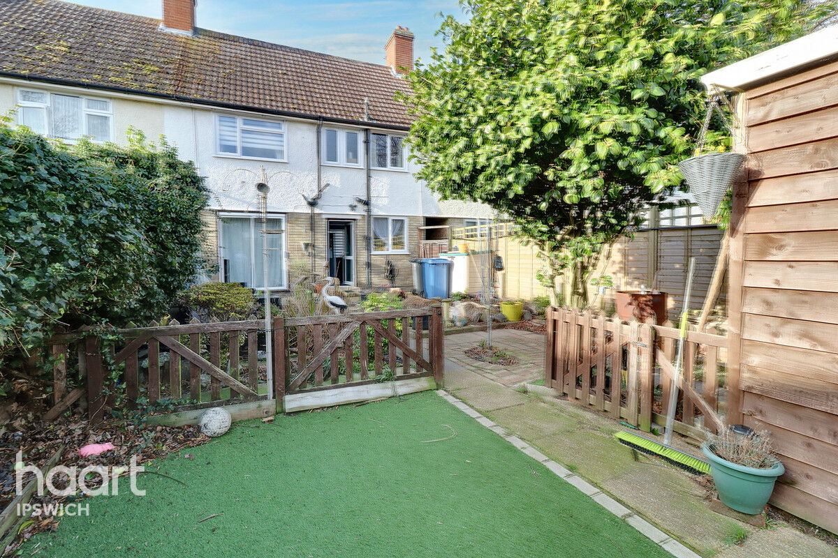 3 bedroom Terraced House Reynolds Road, Ipswich £230,000 haart
