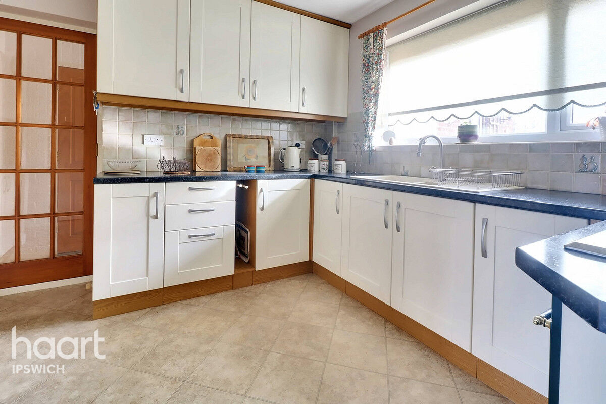 3 bedroom Detached house Dorchester Road, Ipswich £450,000 haart