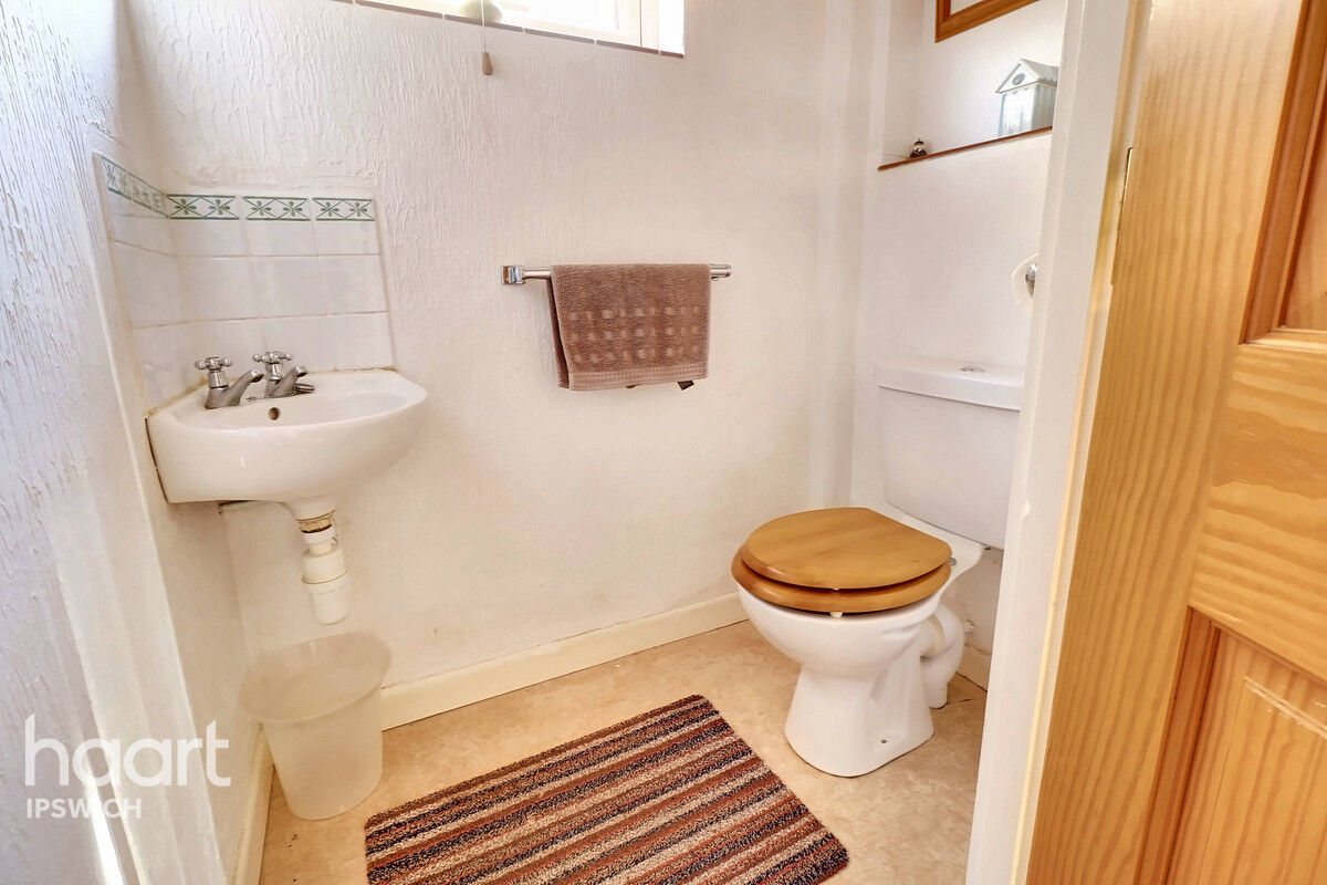 3 bedroom Detached house Dorchester Road, Ipswich £450,000 haart