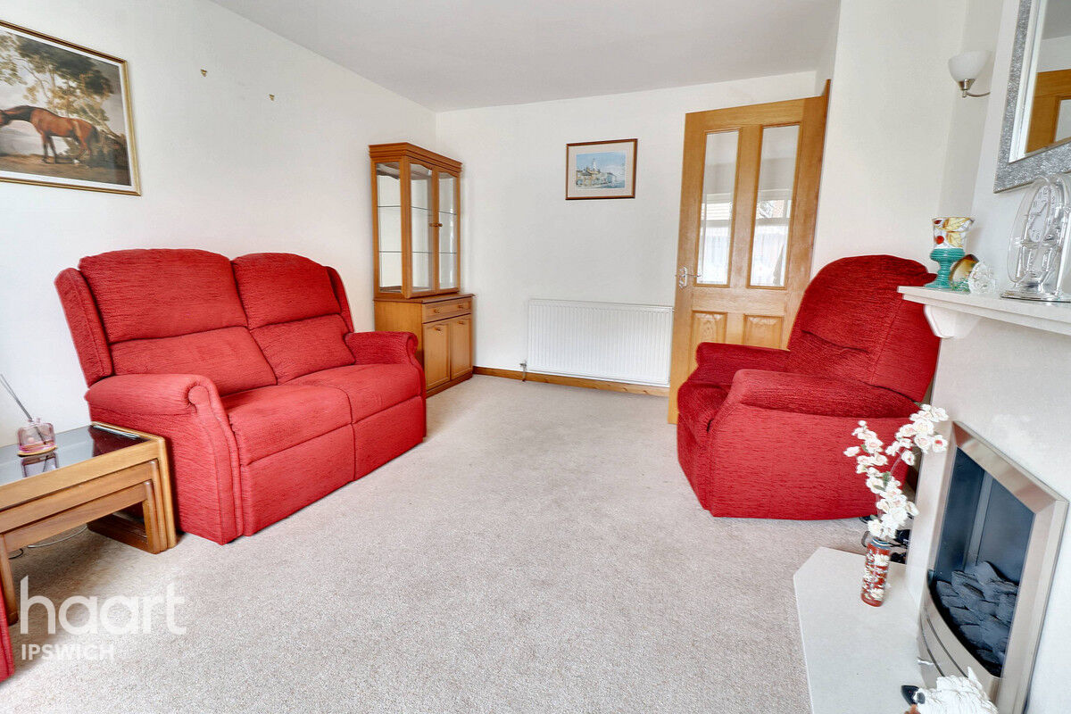 2 bedroom Semidetached bungalow St Augustines Gardens, Ipswich £