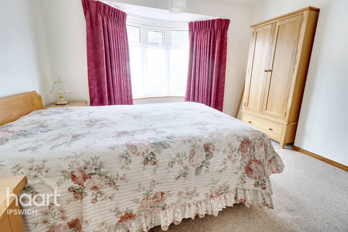 2 bedroom Semidetached bungalow St Augustines Gardens, Ipswich £