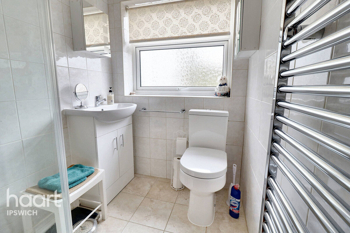 2 bedroom Semidetached bungalow St Augustines Gardens, Ipswich £