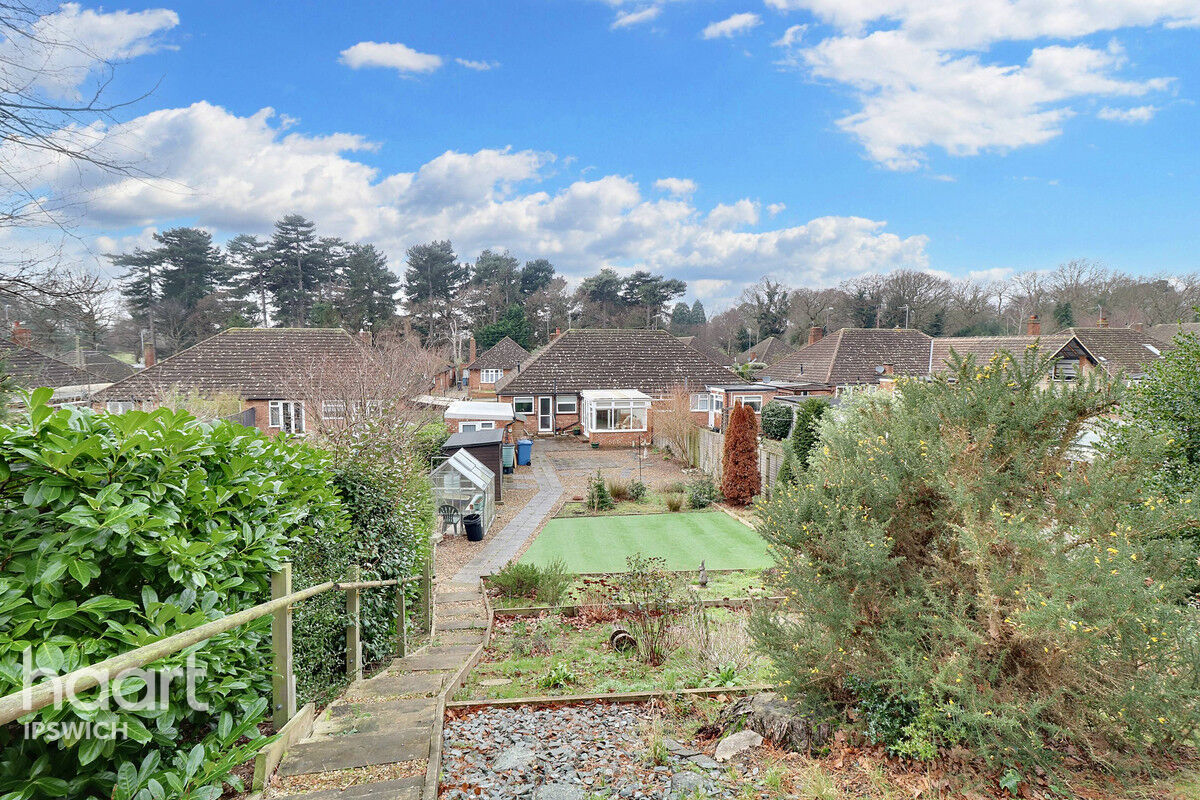 2 bedroom Semidetached bungalow St Augustines Gardens, Ipswich £
