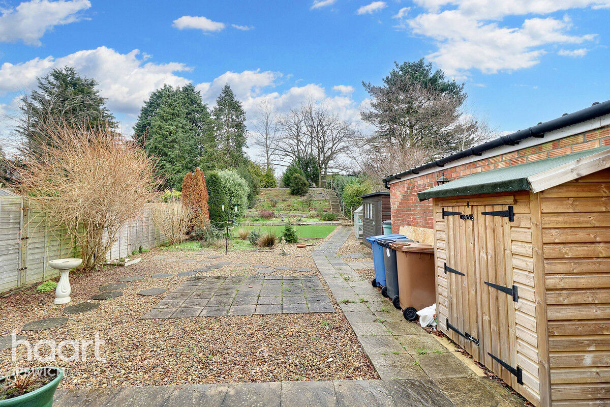 2 bedroom Semidetached bungalow St Augustines Gardens, Ipswich £