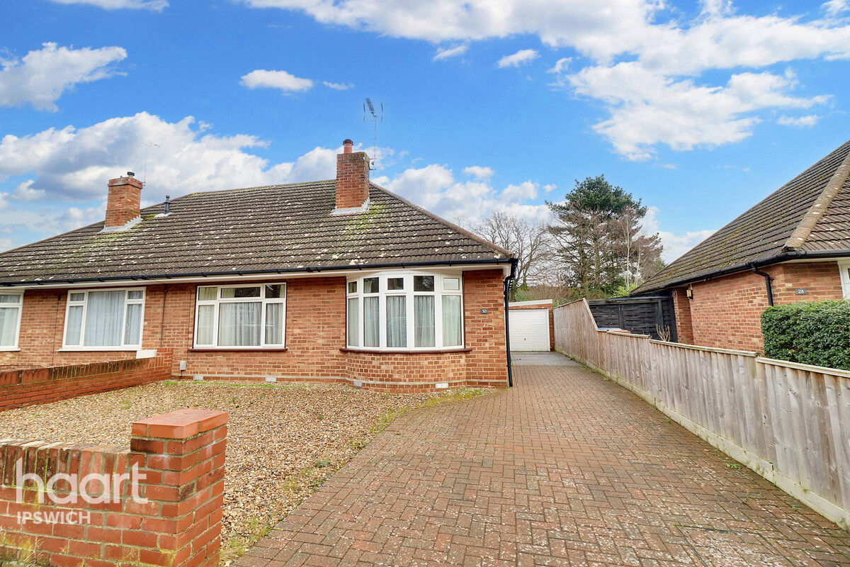 2 bedroom Semidetached bungalow St Augustines Gardens, Ipswich £