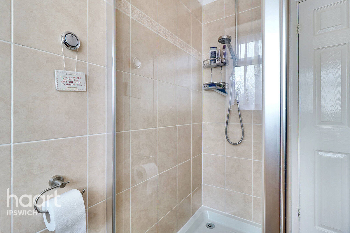 2 bedroom Semidetached bungalow Brockley Crescent, Ipswich £