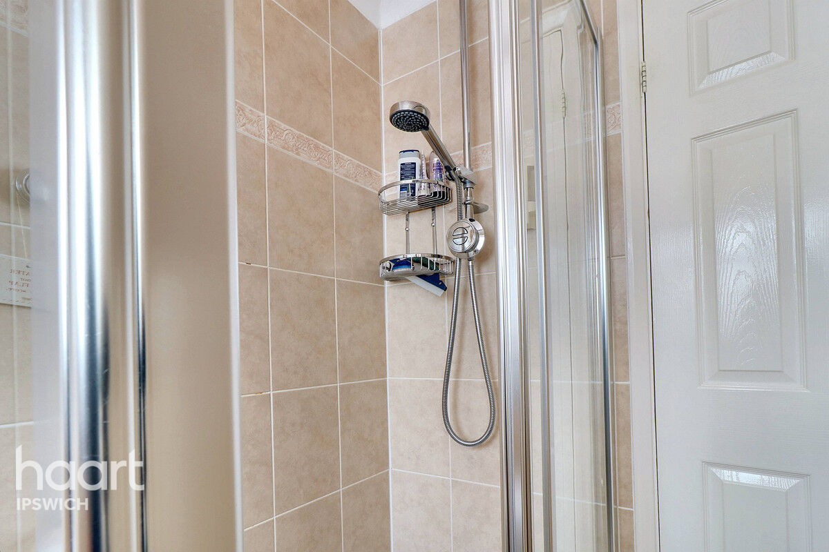 2 bedroom Semidetached bungalow Brockley Crescent, Ipswich £