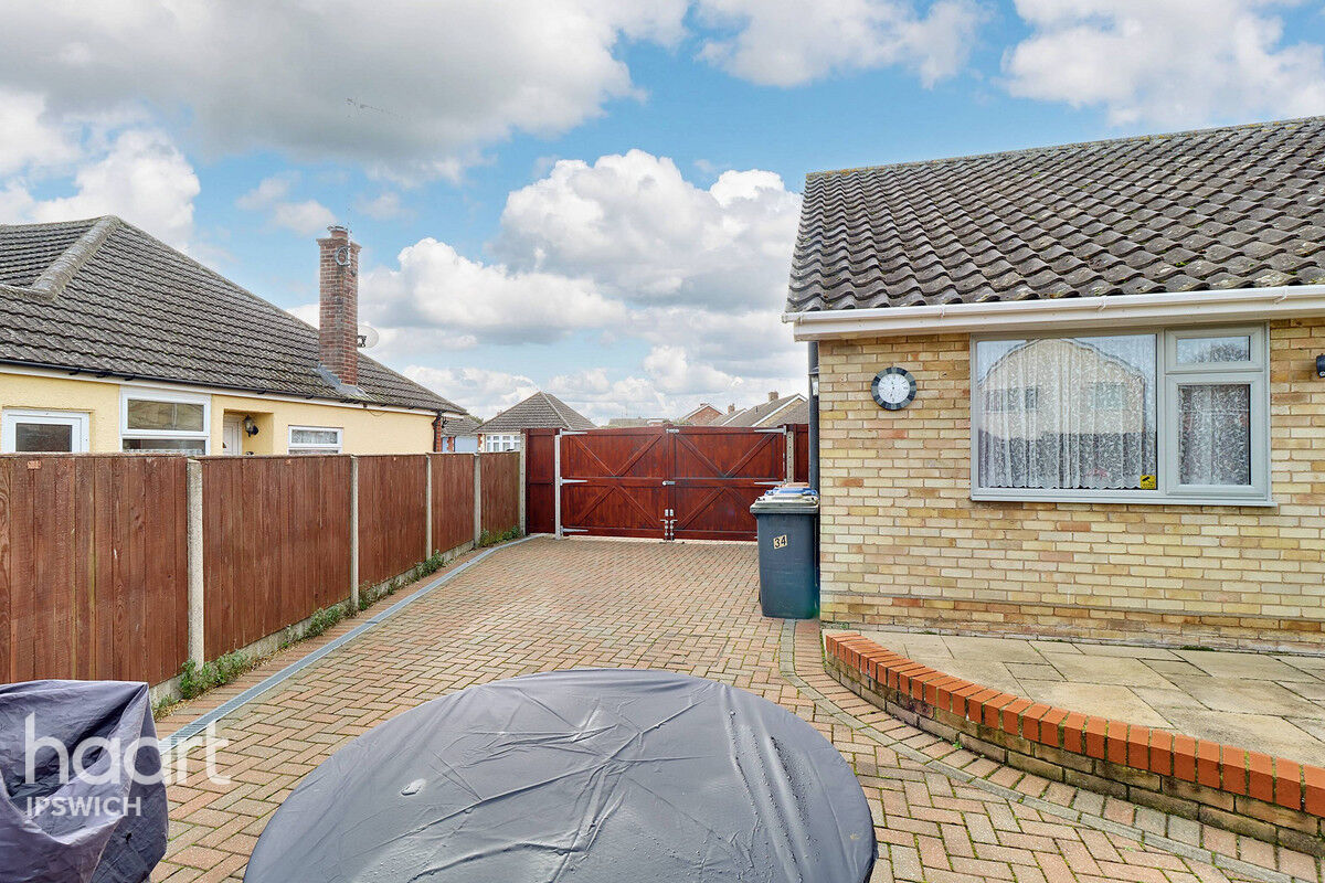 2 bedroom Semidetached bungalow Brockley Crescent, Ipswich £270,000 haart