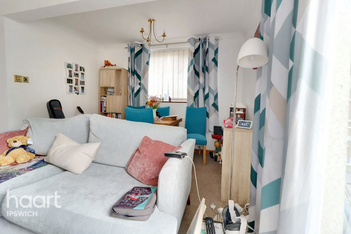 3 bedroom Semidetached house Henniker Road, Ipswich £250,000 haart