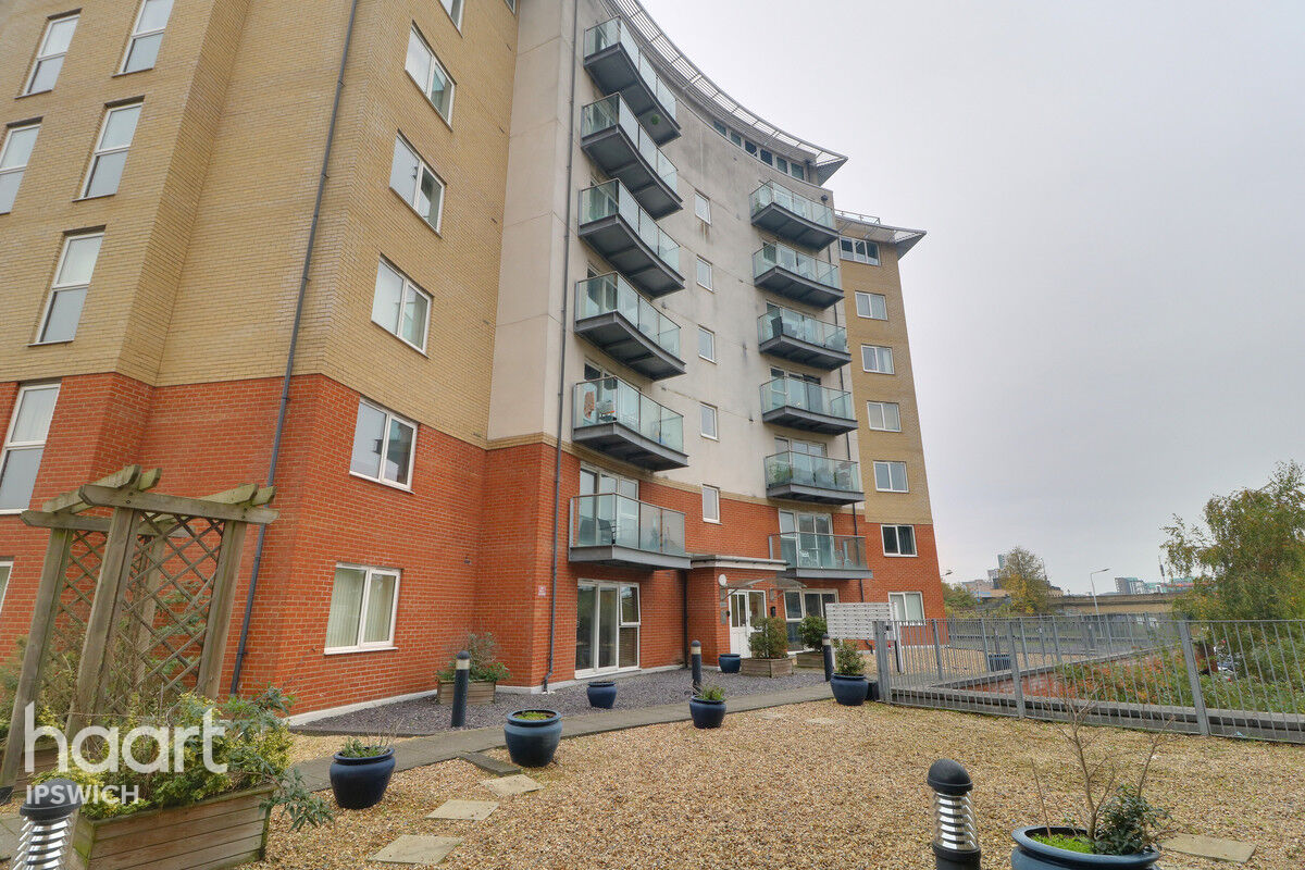 2 bedroom Apartment Pooleys Yard, IPSWICH £130,000 haart