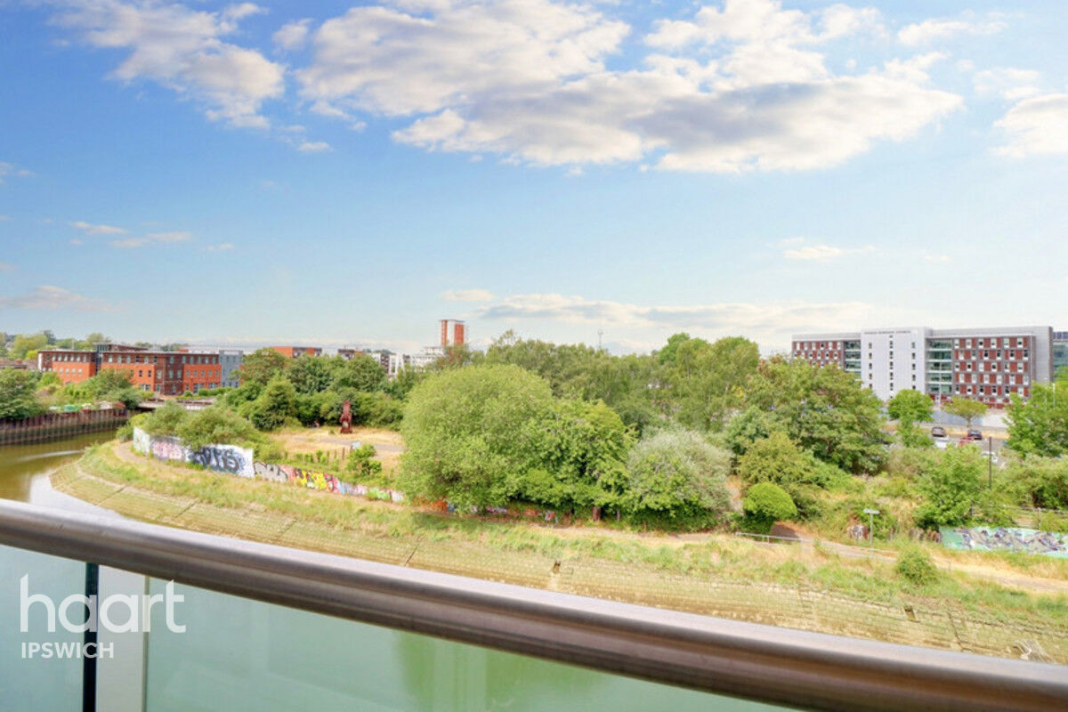 2 bedroom Apartment Pooleys Yard, IPSWICH £130,000 haart
