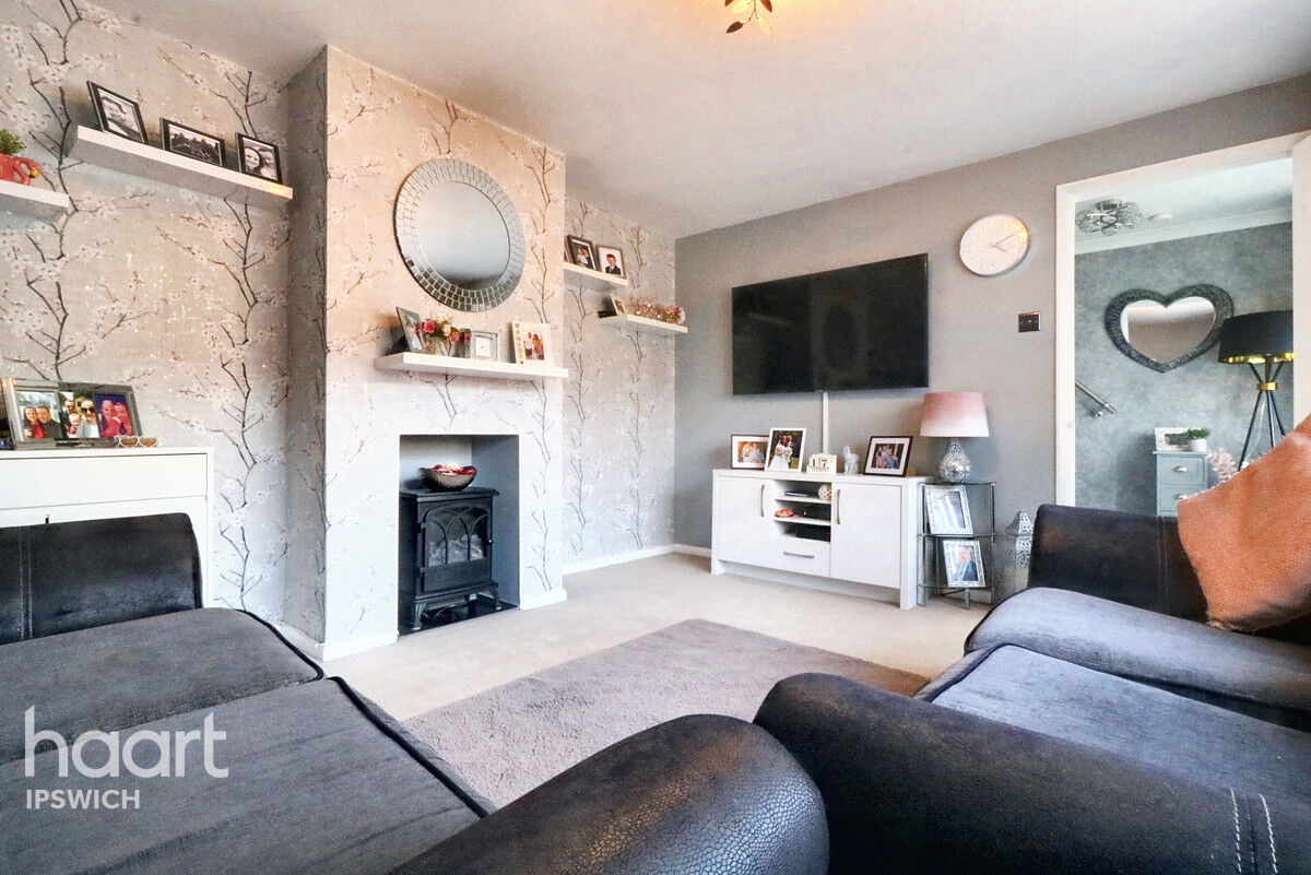 3 bedroom Terraced House Goldcrest Road, Ipswich £250,000 haart