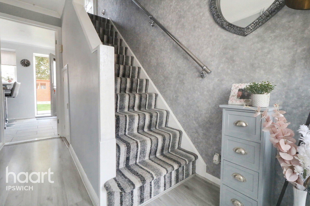 3 bedroom Terraced House Goldcrest Road, Ipswich £250,000 haart
