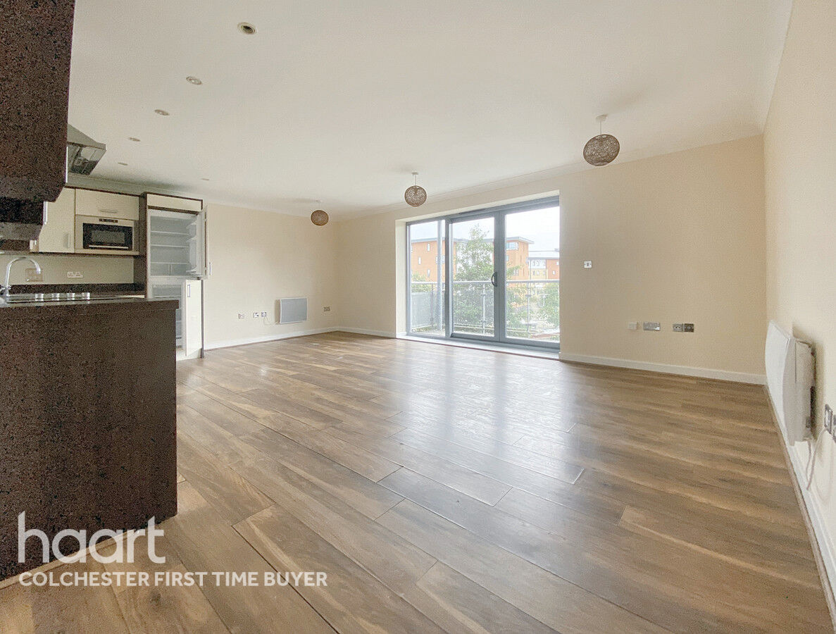 2 bedroom Flat Quayside Drive, Colchester £160,000 haart