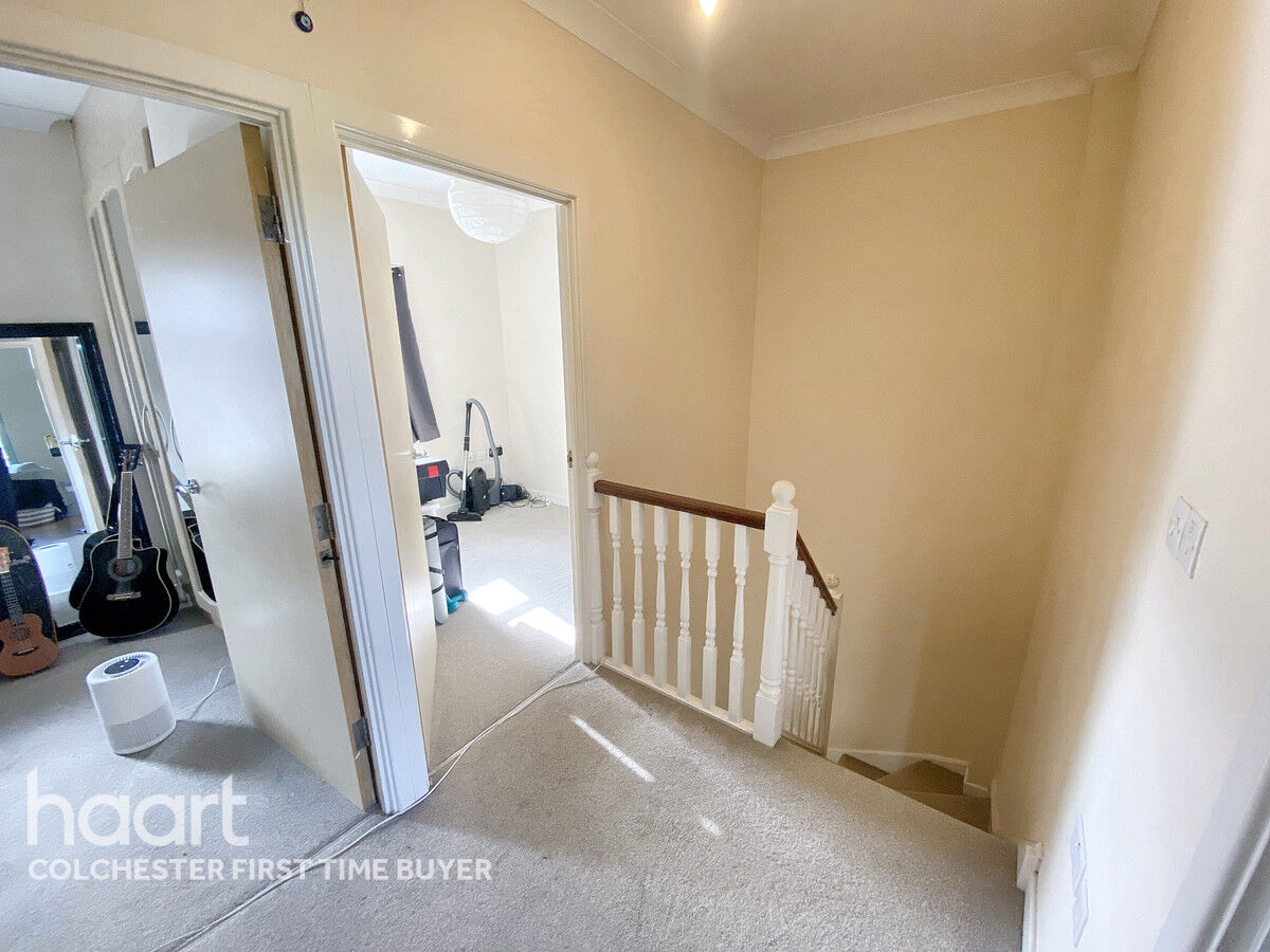 3 bedroom Apartment Rotary Way, Colchester £250,000 haart
