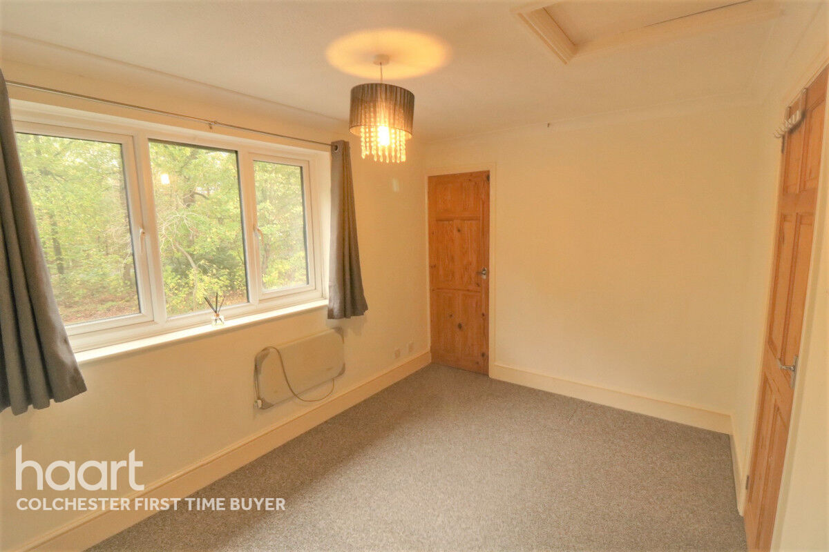 1 bedroom Chinook, Colchester £125,000 haart
