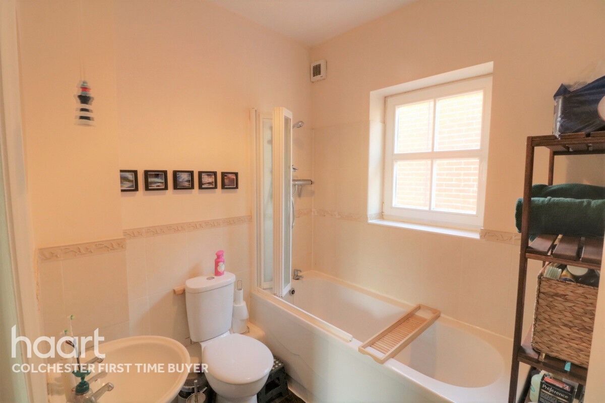 2 bedroom Semidetached house Bourne Road, Colchester £200,000 haart