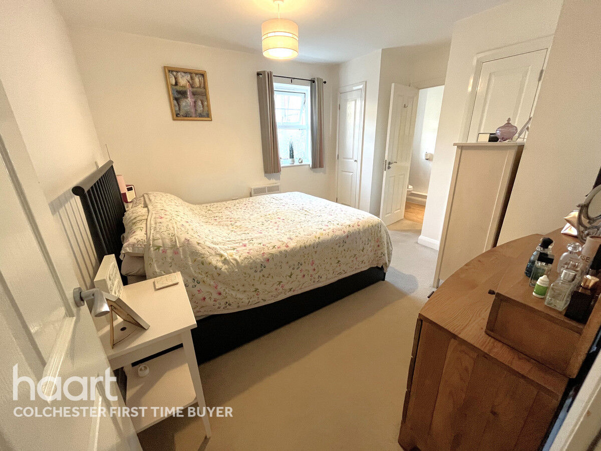 2 bedroom Apprentice Drive, Colchester £180,000 haart