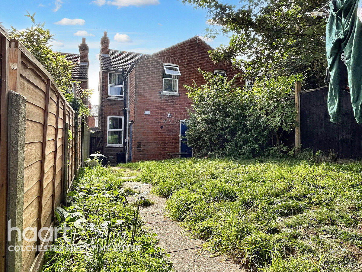3 bedroom Semidetached house Old Heath Road, Colchester £250,000