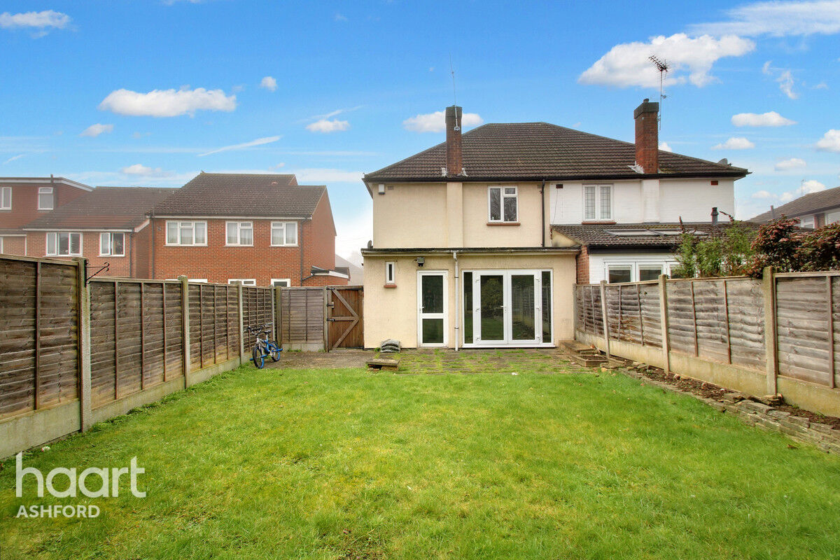 3 bedroom Semidetached house Napier Road, Ashford £460,000 haart