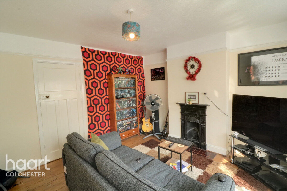 2 bedroom End of terrace house Margaret Road, Colchester £250,000