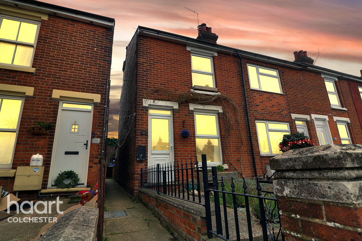 3 bedroom End of terrace house Old Heath Road, Colchester £260,000