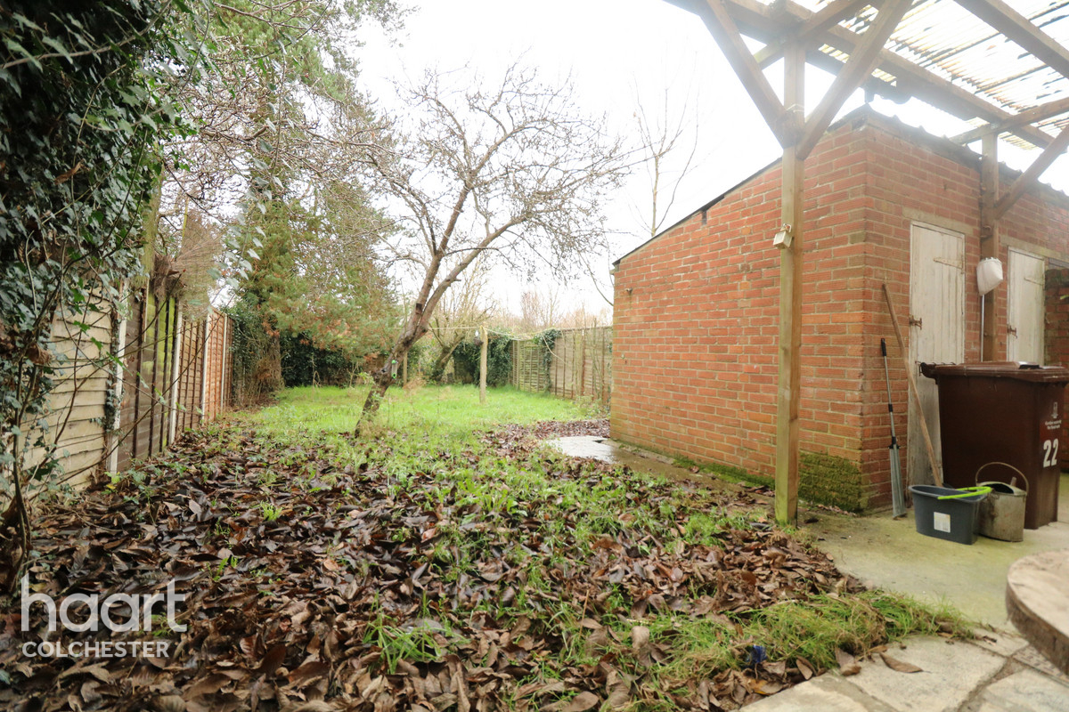 3 bedroom Semidetached house Monkwick Avenue, Colchester £260,000