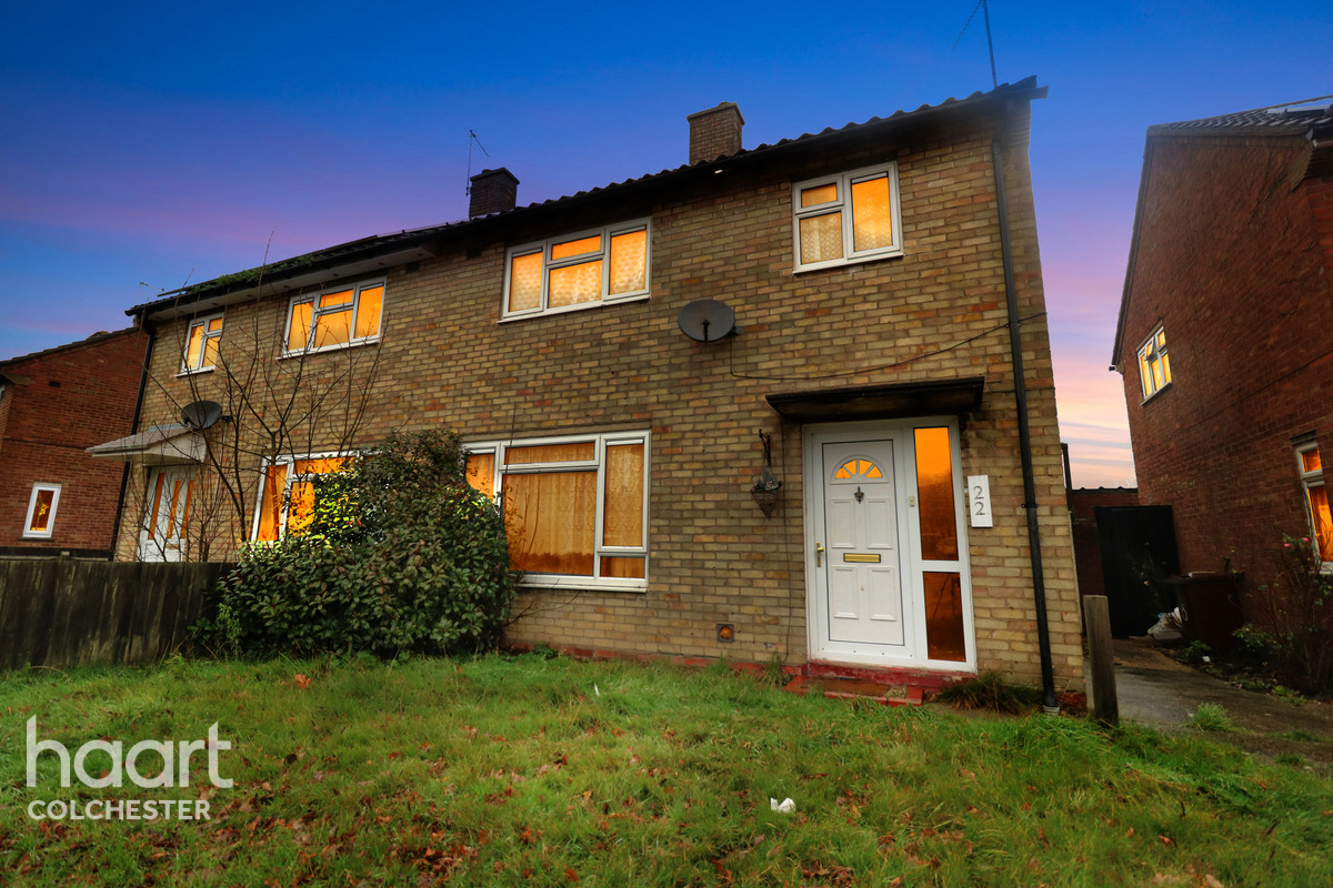 3 bedroom Semidetached house Monkwick Avenue, Colchester £260,000