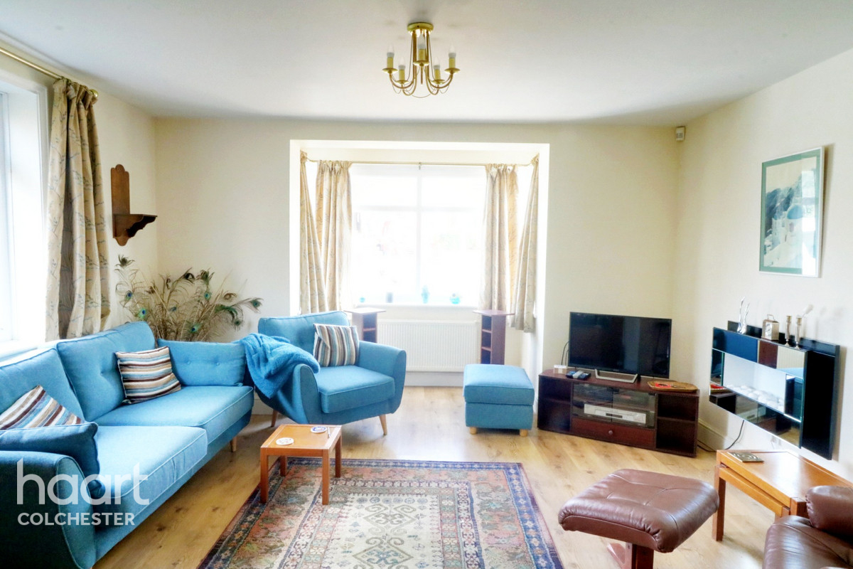 2 bedroom Bungalow Mile End Road, Colchester £375,000 haart