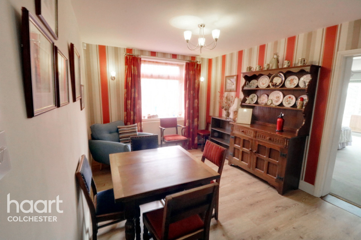 2 bedroom Bungalow Mile End Road, Colchester £375,000 haart